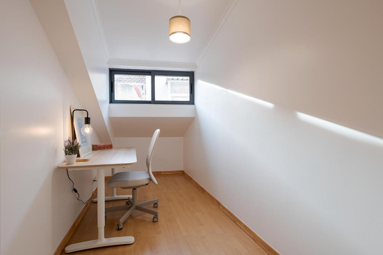 Central Gem IV - Lisbon Trendy Santos District With Dedicated Workspace Exterior photo