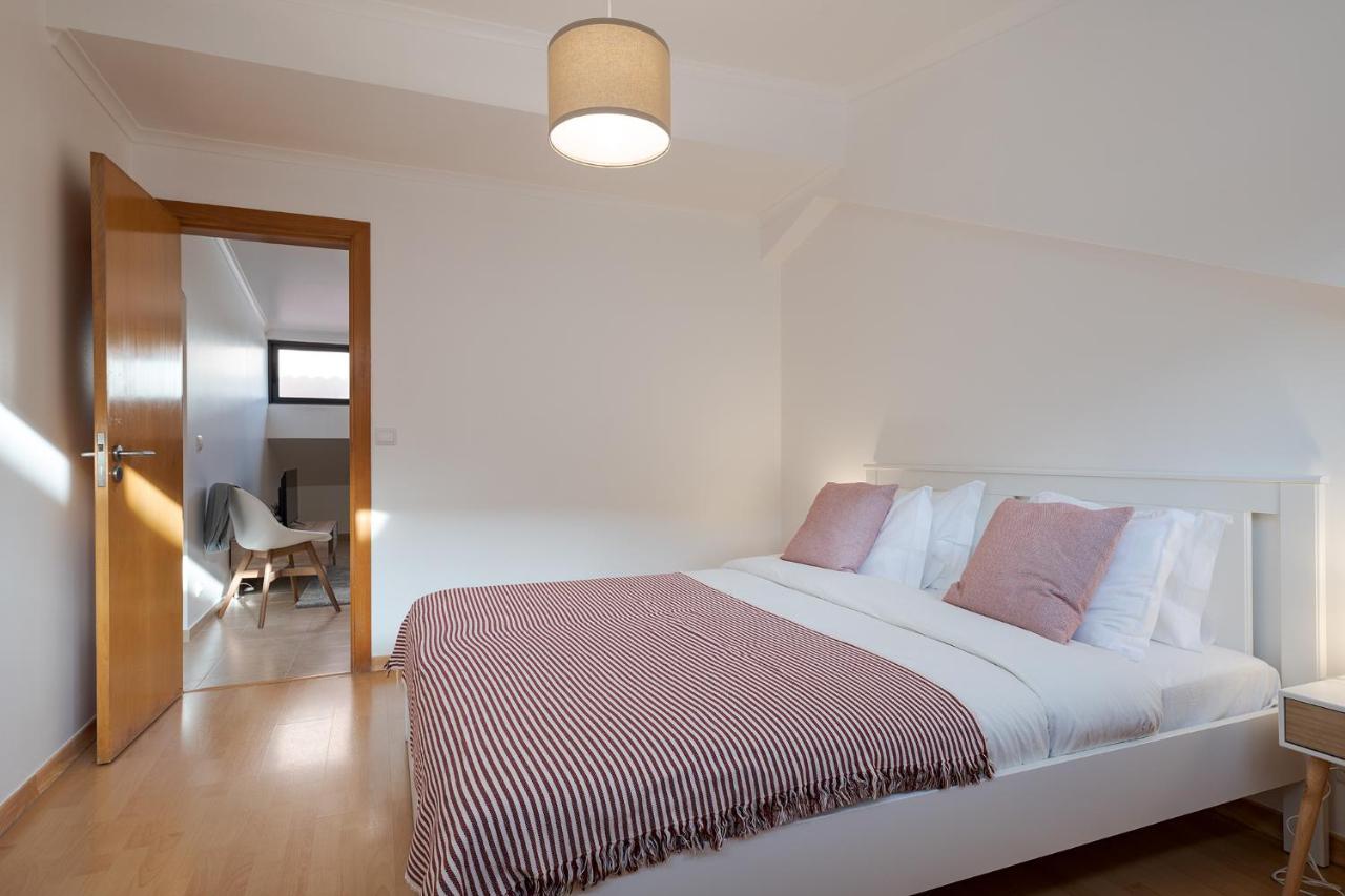 Central Gem IV - Lisbon Trendy Santos District With Dedicated Workspace Exterior photo